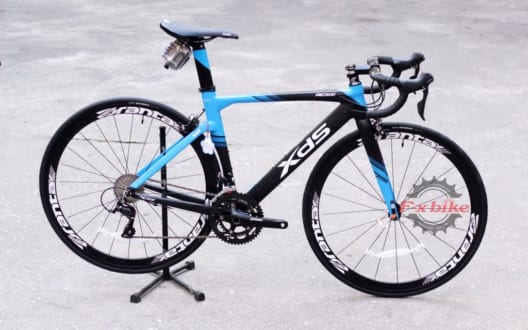 Xe-Đạp-Đua-XDS-RC600-Đen-Xanh-1-528x330